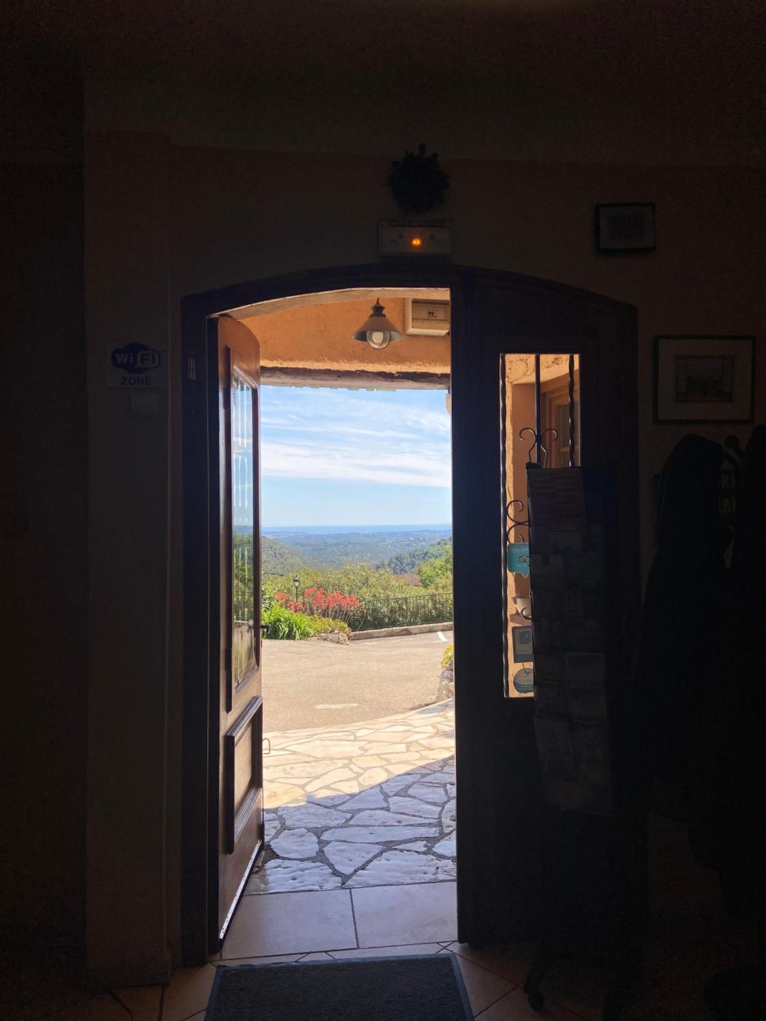 Hotel Les Belles Terrasses Tourrettes-sur-Loup Zewnętrze zdjęcie