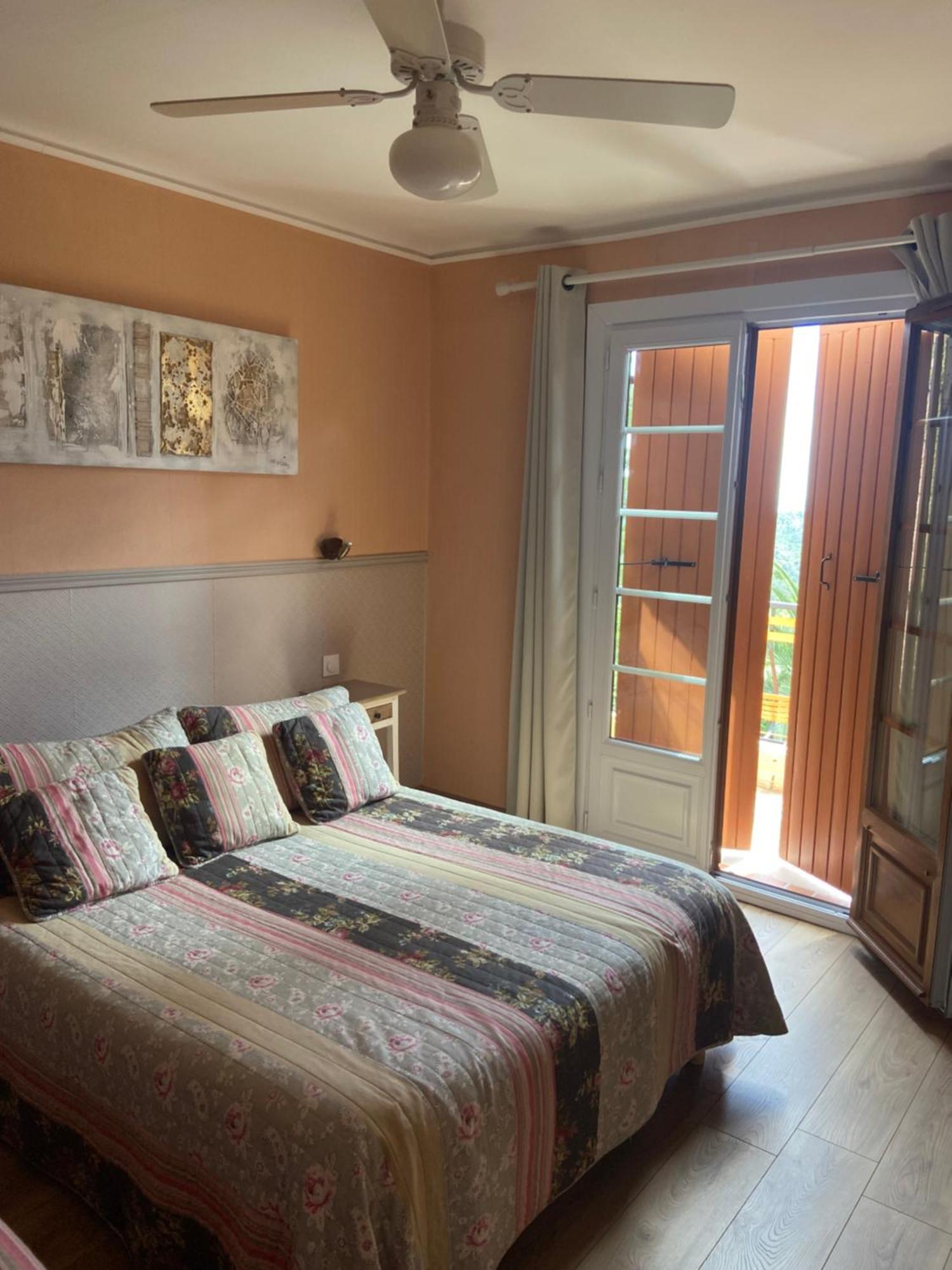 Hotel Les Belles Terrasses Tourrettes-sur-Loup Zewnętrze zdjęcie